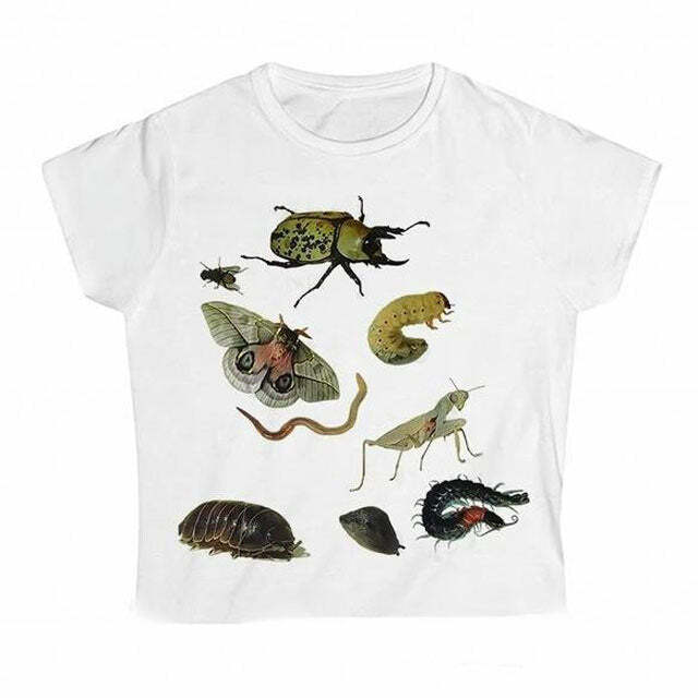 2000s Aesthetic Bug Print T-Shirt: Trendy Outfit Ideas for Every Occasion