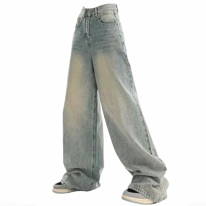 90's Light Wash Baggy Jeans: Perfect for Casual Outfits & Concert Looks