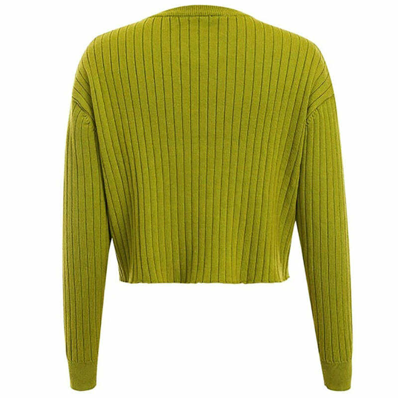 Avocado Green Jumper: Trendy Outfit Ideas for Spring & Casual Looks