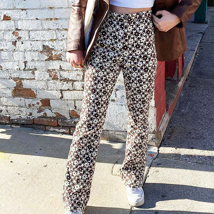 Brown Floral Pants: Chic Outfit Ideas for Spring, Concerts & Casual Days