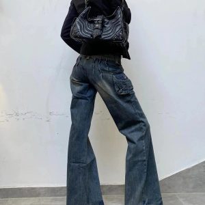 Cargo Chic Wide-Leg Jeans: Trendy Outfit Ideas for Every Occasion