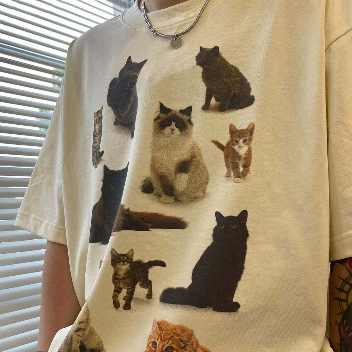 Cat Print Aesthetic T-Shirt: Cute Outfit Ideas for Every Occasion