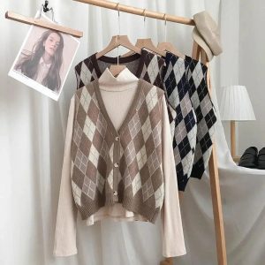 Chic Argyle Knit Vest: Perfect for Spring Outfits & Casual Looks