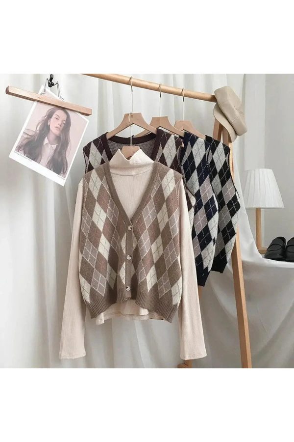 Chic Argyle Knit Vest: Perfect for Spring Outfits & Casual Looks