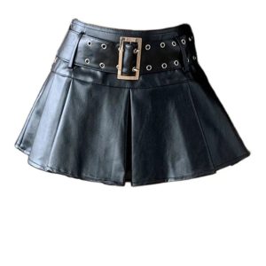 Chic Black Belted Pleated Mini Skirt: Perfect for Spring Outfits