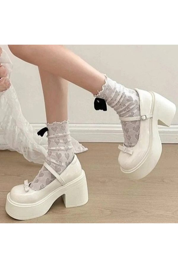 Chic Bow Charm Platform Mary Janes: Perfect for Spring Outfits