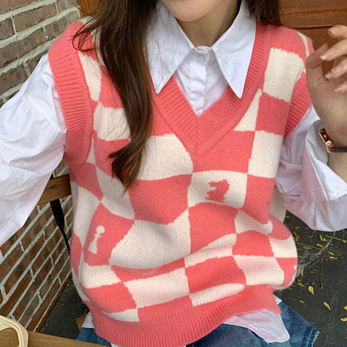 Chic Chess Board Vest: Versatile Outfit Ideas for Every Occasion