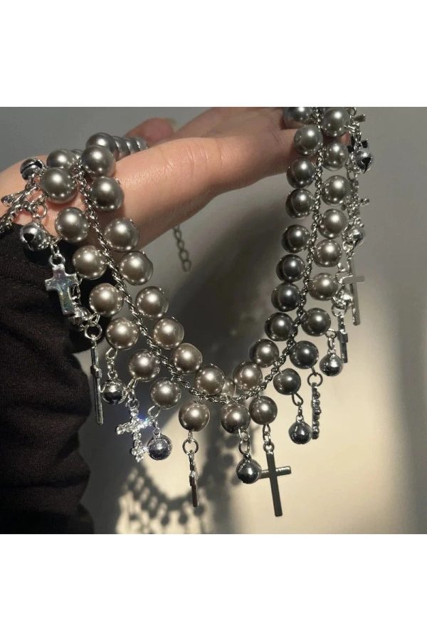 Chic Gothic Cross Pearl Choker: Perfect for Concerts & Date Nights