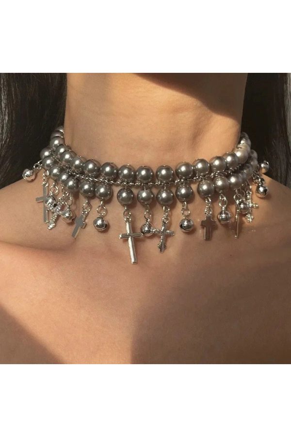 Chic Gothic Cross Pearl Choker: Perfect for Concerts & Date Nights