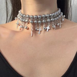 Chic Gothic Cross Pearl Choker: Perfect for Concerts & Date Nights