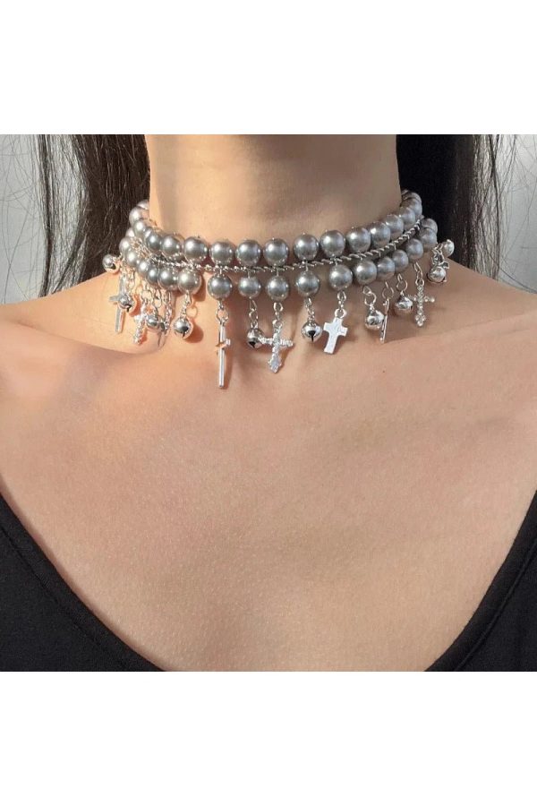 Chic Gothic Cross Pearl Choker: Perfect for Concerts & Date Nights