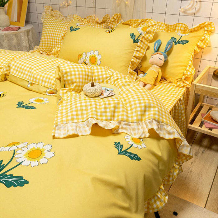 Chic Honey Bee Aesthetic Bedding Set for Stylish Outfit Inspiration