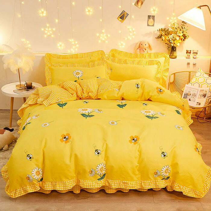 Chic Honey Bee Aesthetic Bedding Set for Stylish Outfit Inspiration