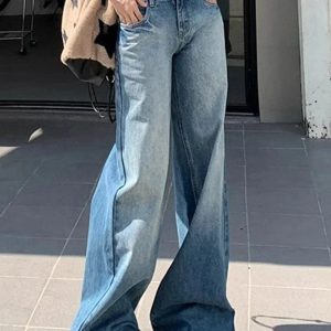 Chic Light Wash Wide-Leg Denim: Perfect for Spring Outfits & Casual Looks