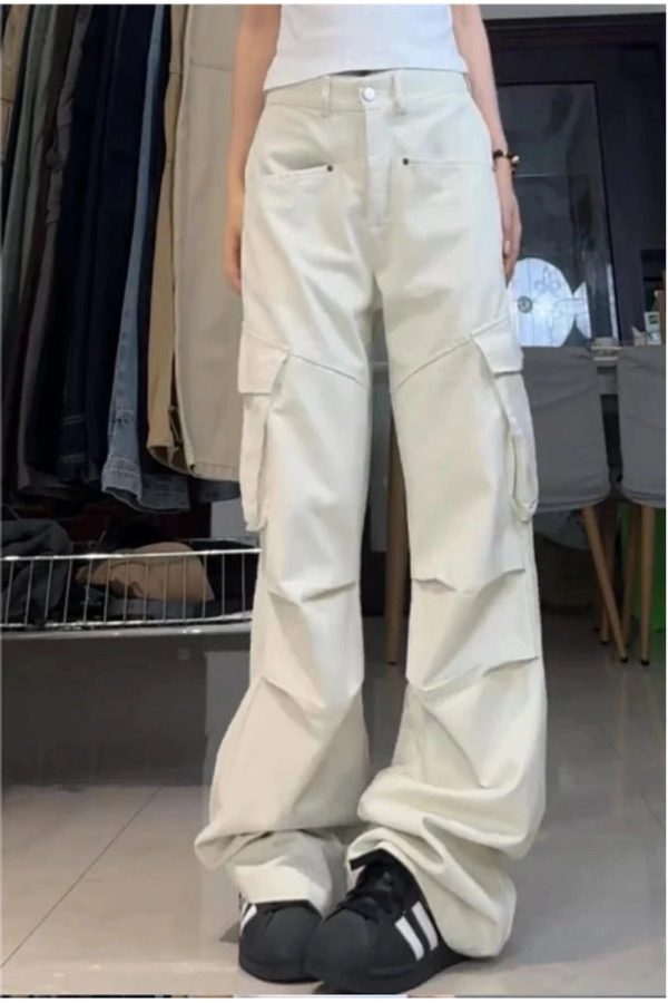 Chic Minimalist Cargo Wide-Leg Pants: Perfect for Spring Outfits