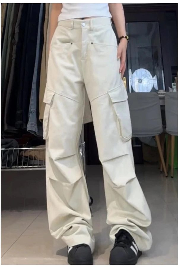 Chic Minimalist Cargo Wide-Leg Pants: Perfect for Spring Outfits