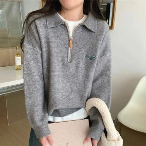 Chic Minimalist Zip-Up Collar Sweater: Perfect for Spring Outfits