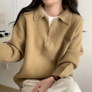 Chic Minimalist Zip-Up Collar Sweater: Perfect for Spring Outfits