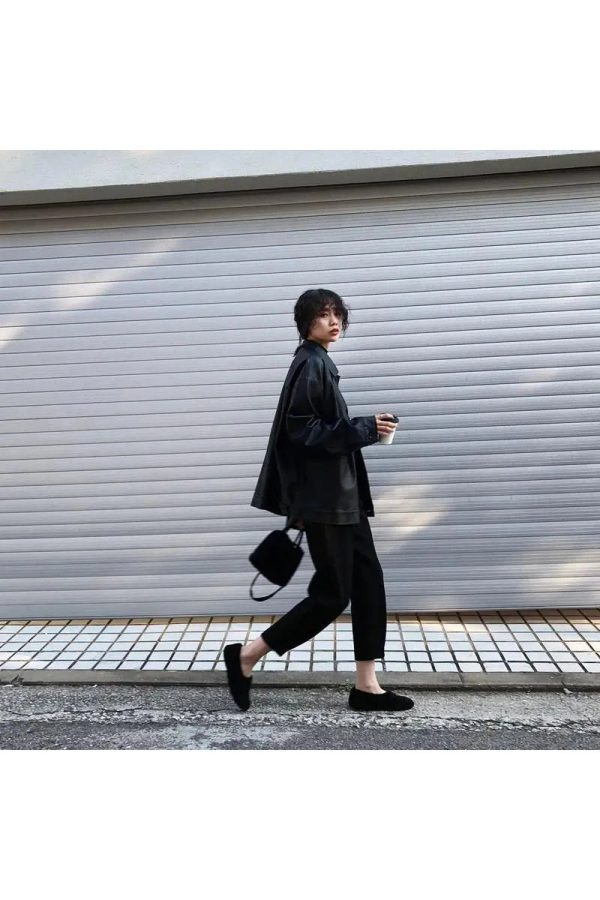 Chic Oversized Black Leather Shirt Jacket - Perfect for Spring Outfits