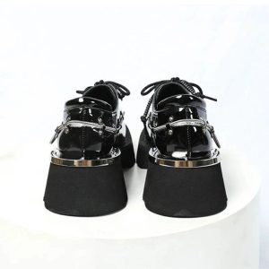 Chic Patent Leather Oxford Shoes for Stylish Outfits & Fashion Ideas