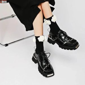 Chic Patent Leather Oxford Shoes for Stylish Outfits & Fashion Ideas