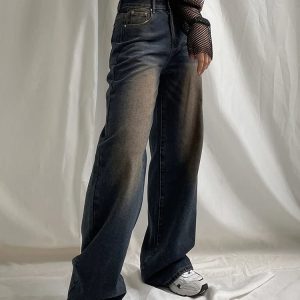 Chic Washed Denim Wide-Leg Jeans: Perfect for Casual Outfits