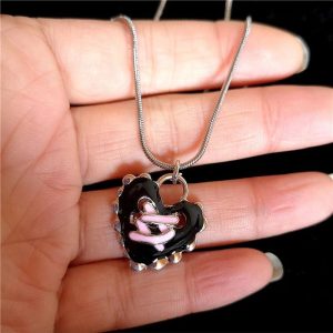 Dark Romance Corset Heart Necklace: Perfect for Concerts & Date Nights