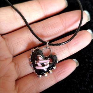 Dark Romance Corset Heart Necklace: Perfect for Concerts & Date Nights