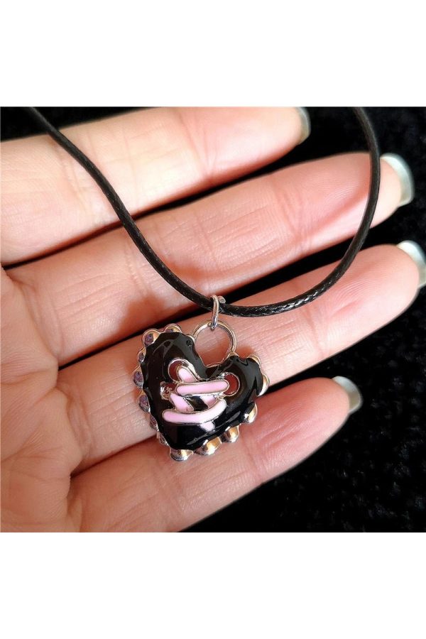 Dark Romance Corset Heart Necklace: Perfect for Concerts & Date Nights