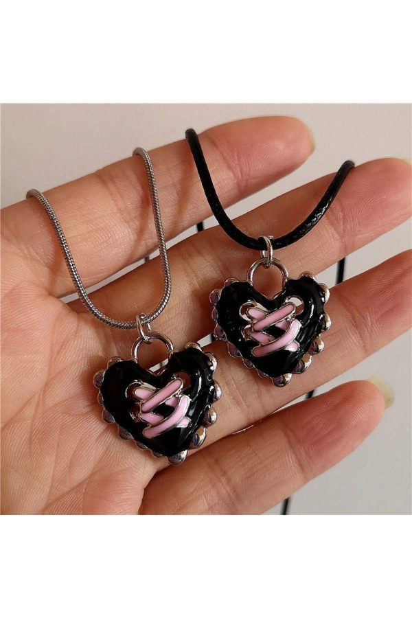 Dark Romance Corset Heart Necklace: Perfect for Concerts & Date Nights