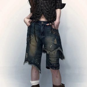 Distressed Grunge Bermuda Shorts: Trendy Outfit Ideas for Every Occasion