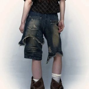 Distressed Grunge Bermuda Shorts: Trendy Outfit Ideas for Every Occasion