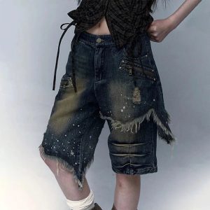 Distressed Grunge Bermuda Shorts: Trendy Outfit Ideas for Every Occasion