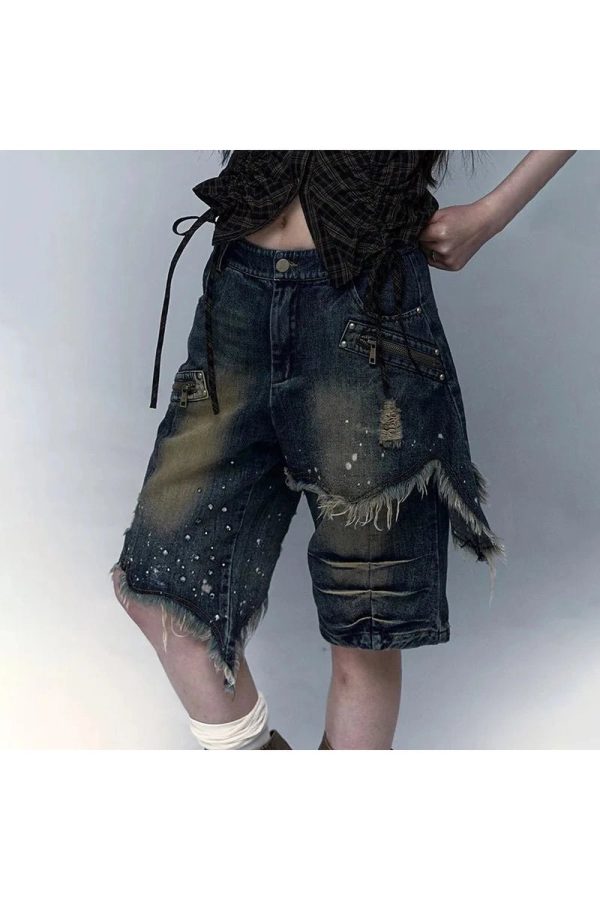 Distressed Grunge Bermuda Shorts: Trendy Outfit Ideas for Every Occasion