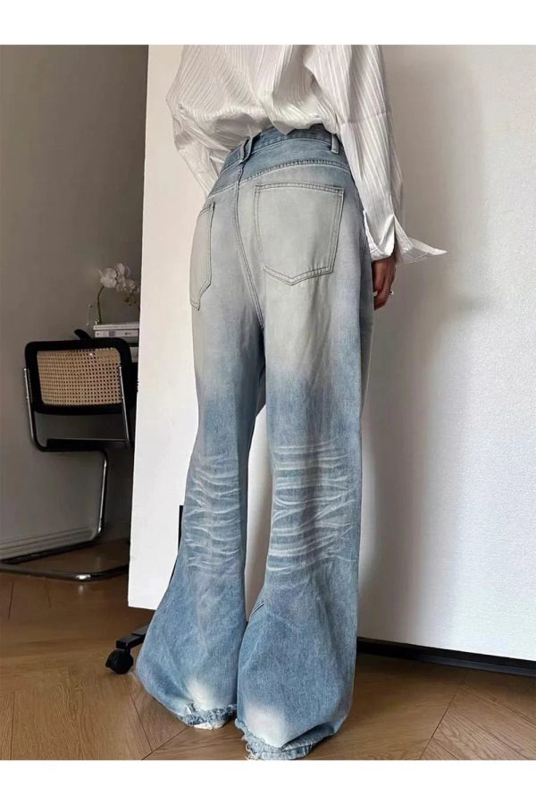 Distressed Light-Wash Wide-Leg Jeans: Perfect for Casual & Concert Outfits