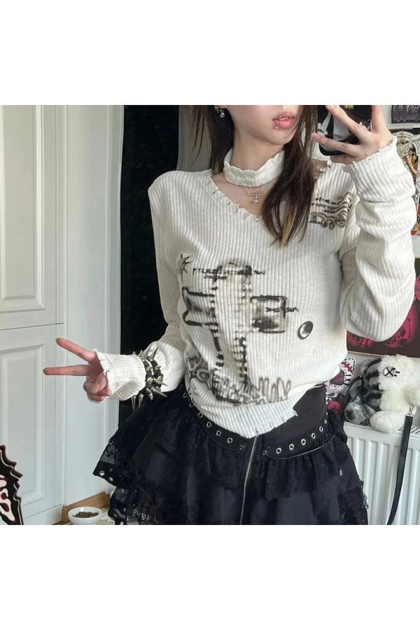 Goblincore Off-Shoulder Grunge Sweater: Trendy Outfit Ideas for Every Occasion