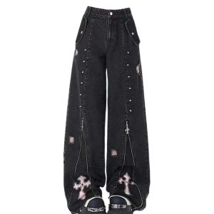 Gothic Cross Flare Jeans: Trendy Outfit Ideas for Concerts & Casual Wear