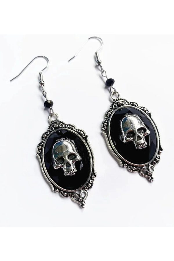 Gothic Skull Cameo Earrings: Perfect for Concert Outfits & Fashion Inspo