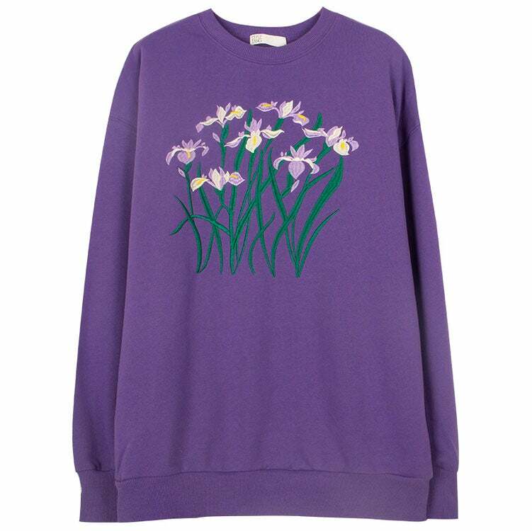 Iris Embroidery Sweatshirt: Trendy Outfit Ideas for Every Occasion