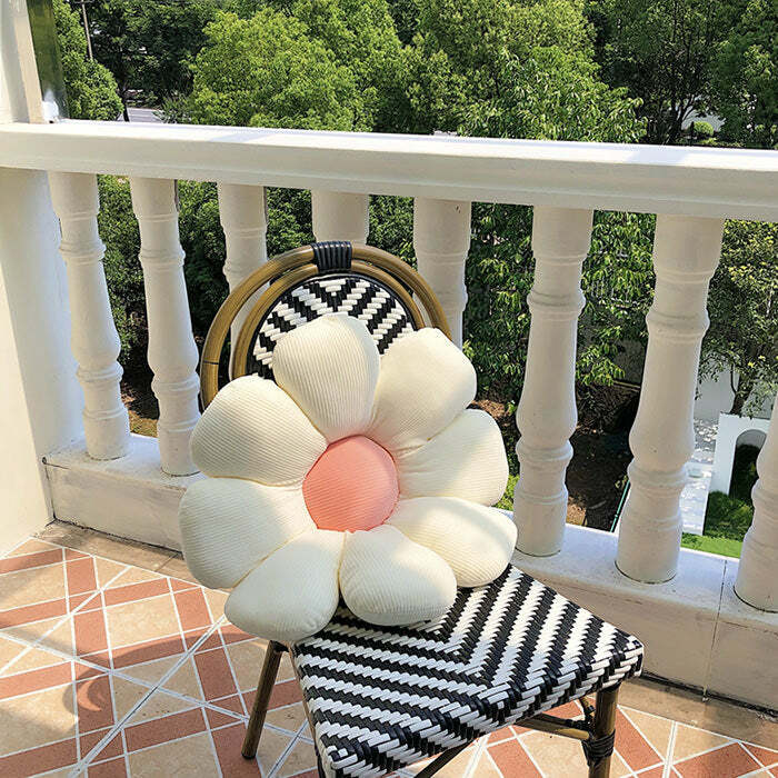 Lazy Flower Pillow: Perfect for Cozy Outfits & Dreamy Spring Decor