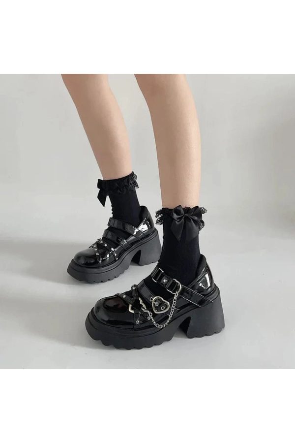 Midnight Heart Chain Platform Shoes for Stunning Outfits & Concert Looks