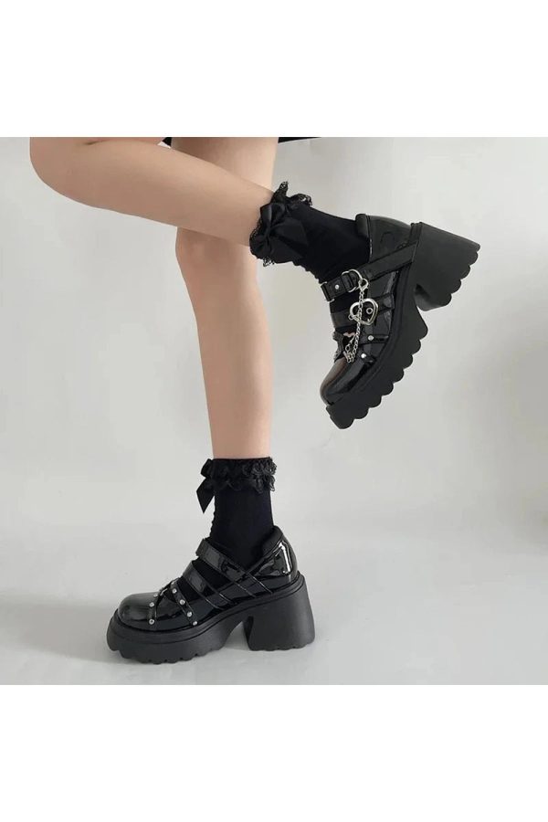 Midnight Heart Chain Platform Shoes for Stunning Outfits & Concert Looks