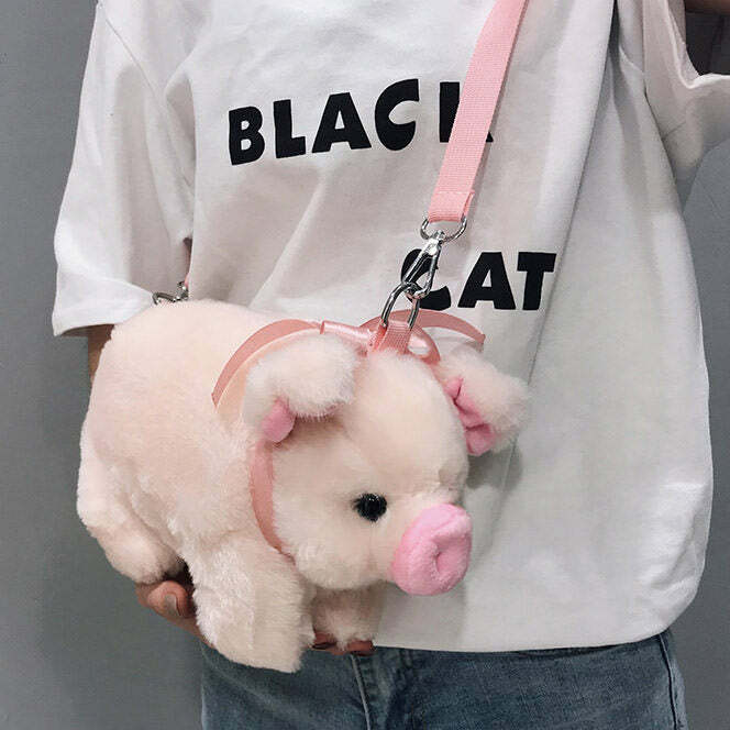 Mini Pig Shoulder Bag: Cute Outfit Ideas for Concerts, Vacations