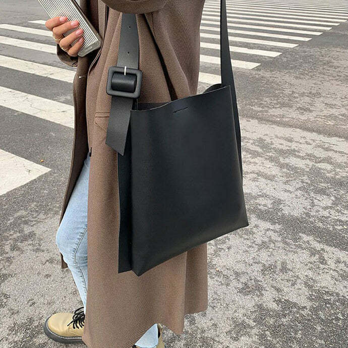 Minimalist Aesthetic Tote Handbag - Cute 2000s Fashion Inspiration