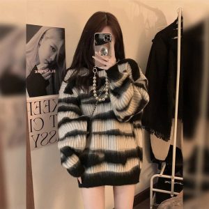 Monochrome Tie-Dye Oversized Sweater: Trendy Outfit Ideas for Every Occasion