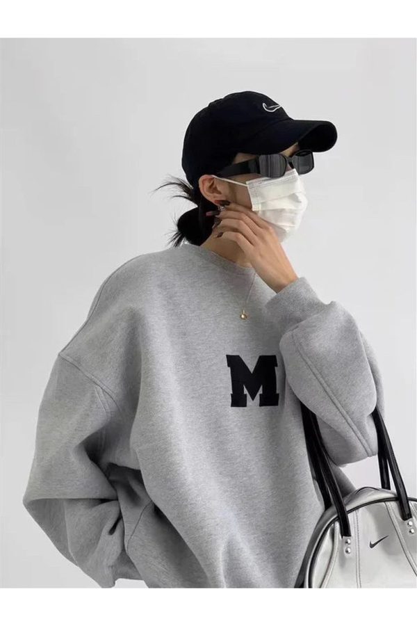 Monochrome Varsity M Oversized Sweatshirt: Trendy Outfit Ideas & Styles