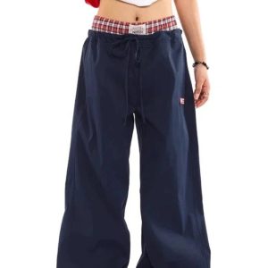 Navy Baggy Streetwear Pants: Trendy Outfit Ideas for Casual & Concert Looks