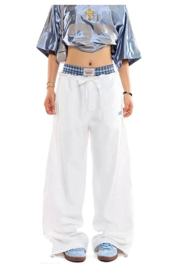 Navy Baggy Streetwear Pants: Trendy Outfit Ideas for Casual & Concert Looks