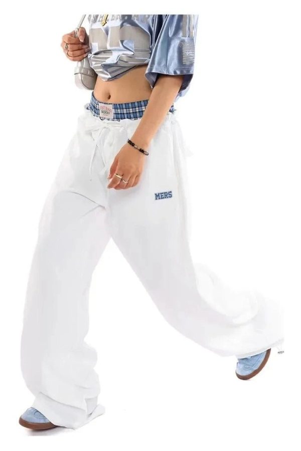 Navy Baggy Streetwear Pants: Trendy Outfit Ideas for Casual & Concert Looks