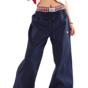 Navy Baggy Streetwear Pants: Trendy Outfit Ideas for Casual & Concert Looks